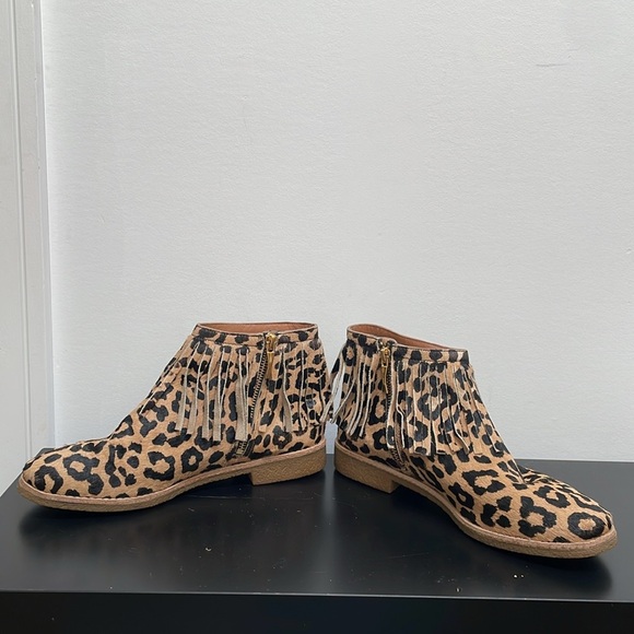 Kate Spade New York Saks Fringe Leopard Betsie Calf Hair Ankle Boots 9 - Picture 3 of 9
